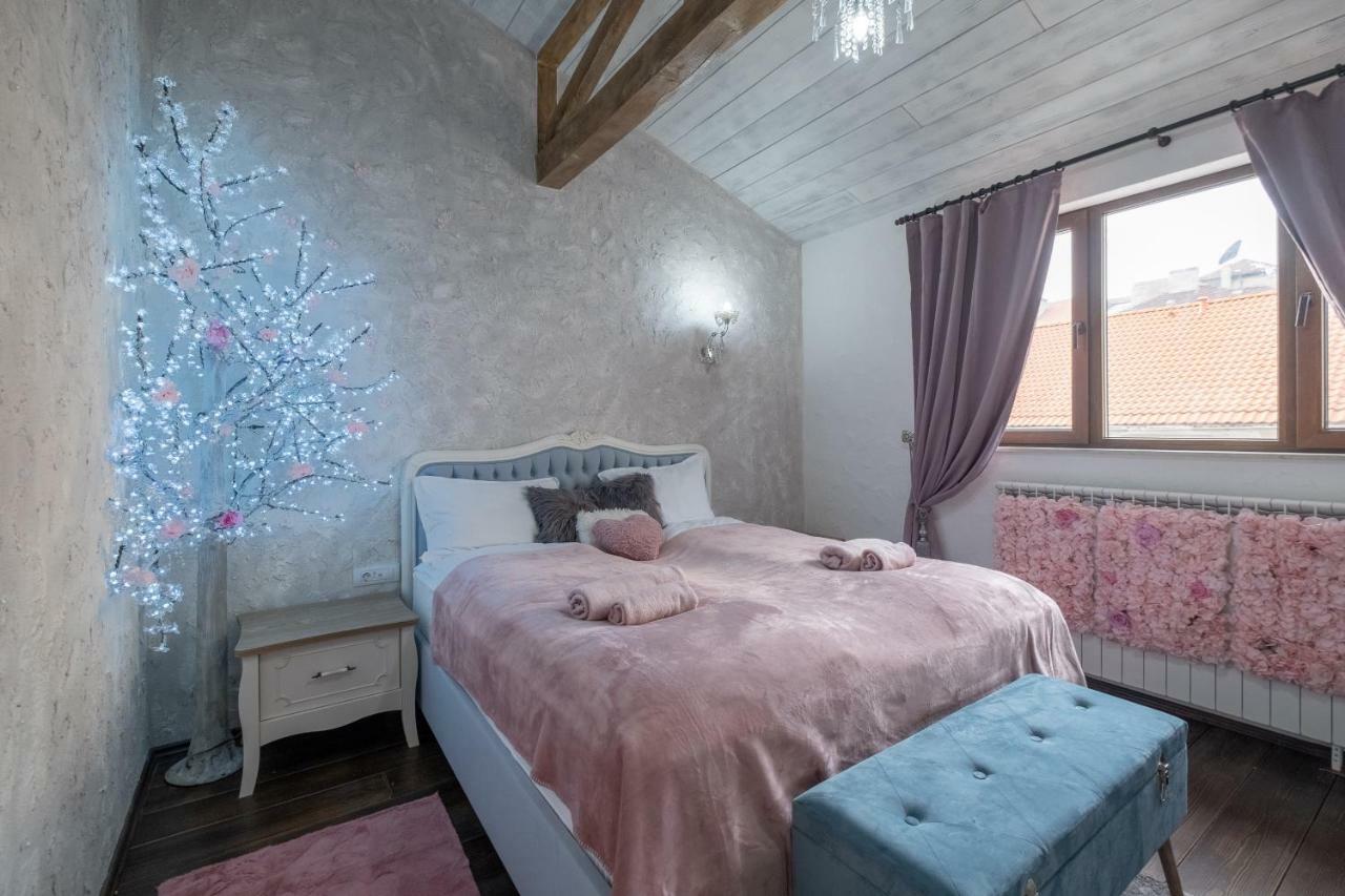 1-Bedroom Designer Apartment On Hristo Belchev Str Sofia Exterior photo